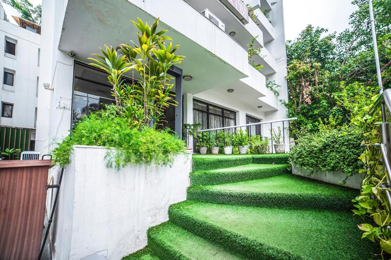 Fabhotel Bmk Grand New Delhi Exteriör bild